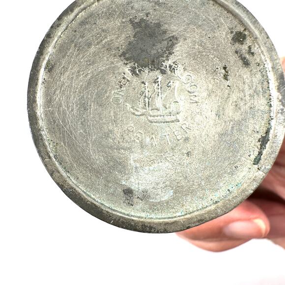 Vintage Oneida Heirloom Pewter Salt & Pepper Shakers 5" Tall - Picture 6 of 8